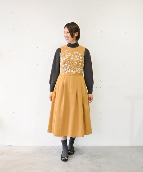 muuc 特別な刺繍】おすましシーンにもお勧め、華やかで繊細な刺繍が目