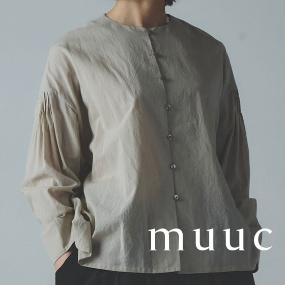 今すぐ活躍する春秋の上質な長袖ブラウスのご紹介(無地編)