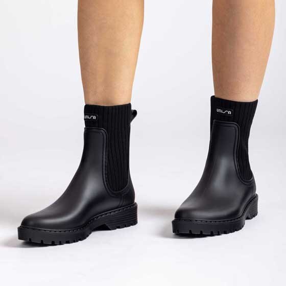 雨でもおしゃれに リブデザインのレインシューズ Onward Crosset ファッション通販サイト オンワード クローゼット