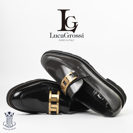 【NEW】秋のはじまりに映える、クラシカルなローファー