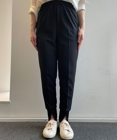  ウエストはゴムでゆとりあるが太ももはもたつかず丁度よい。