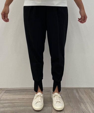  ふくらはぎはフィット！ウエストが大きく、丈も落ちてくるので長く感じます。