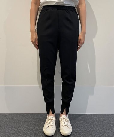  少し丈が足りない感じはしましたが全体的にすっきりとした印象です。