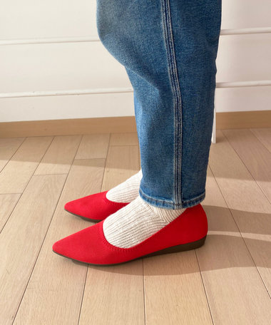  レッドパンプスは12月中旬発売予定