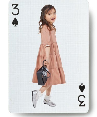  顔色を良く見せてくれるアプリコット。 やさしい雰囲気をまとうことができます♪