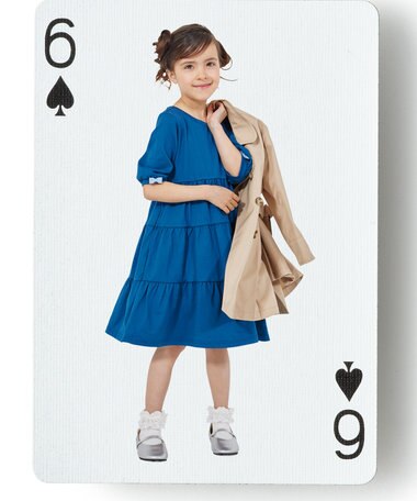  目を引く深いグリーンは周りと差がつく大人っぽい印象に！ 派手になりすぎず、きちんと感も出せちゃいます♪