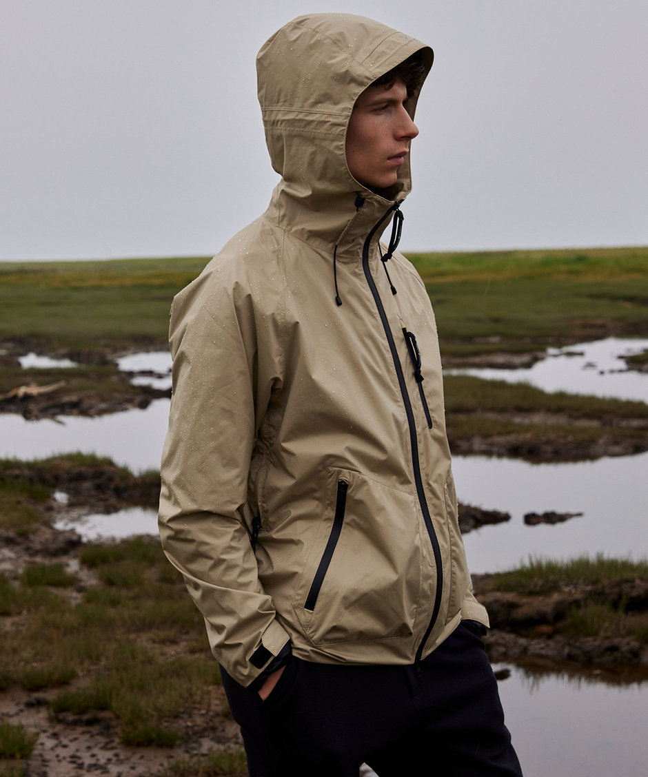 WIND STOPPER BY GORE-TEX LABS仕様のミズノコラボレーションアウター