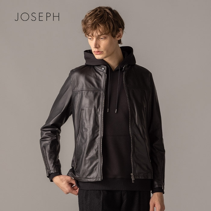 軽く、薄く、しなやか。シャツのように軽いレザー