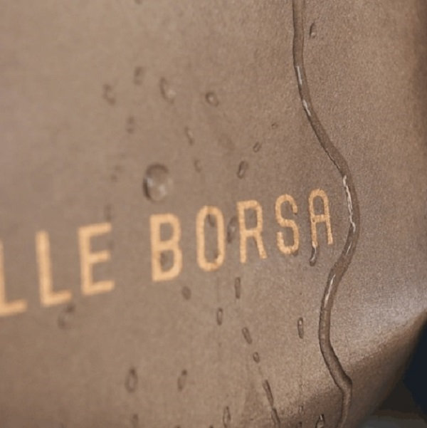 雨の日も安心バッグ