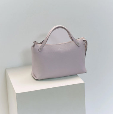 セミフォーマルにもデイリーにも