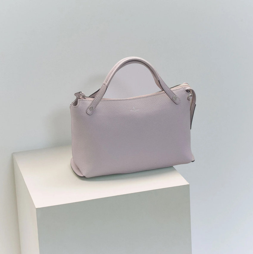 セミフォーマルにもデイリーにも