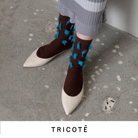 【靴下紹介】ロングコートや革靴にデザイン靴下で冬コーデを華やかに