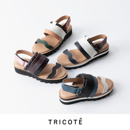 【注目サンダル】コーデを彩る大人　カラーサンダル