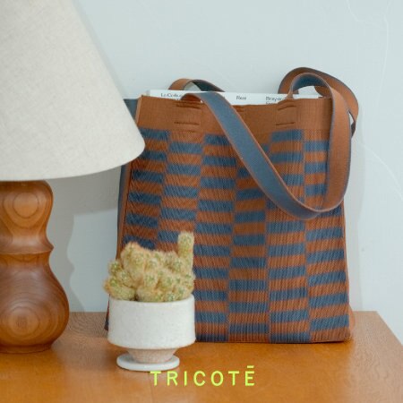 【TRICOTÉ】24AWシーズン《FLOWING》段々と寒さが和らぎつつある今の時期にぴったり♪おすすめアイテムのご紹介