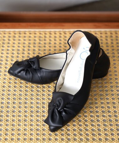 nouvelleRobe Oū Butterfly knot ポインテッドトゥ パンプス　ブラック