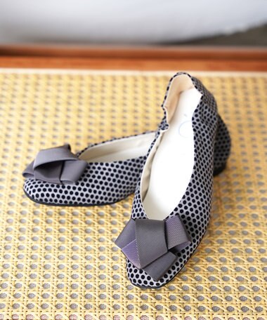 nouvelleRobe Oū Big ribbon ラウンドトゥ パンプス　グレー