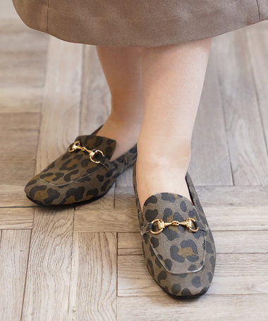 Pointer ビット付きローファー カーキヒョウ