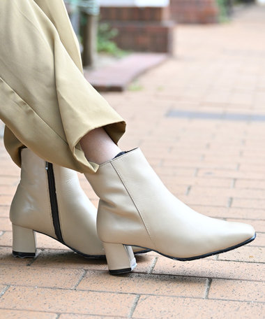 Pointer ショートブーツ ベージュ