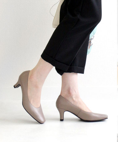 Pointer スクエアトゥパンプス オークグレー