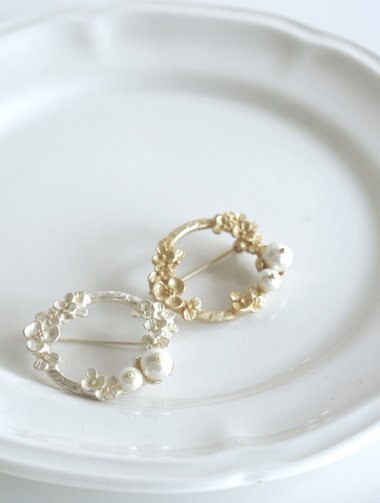 Pisceans フローラル&コットンパールブローチ