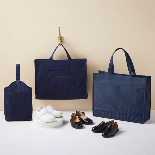 学校訪問にレッスンバッグ