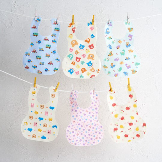 カラバリ豊富♪持ち運び便利なお食事スタイ☆