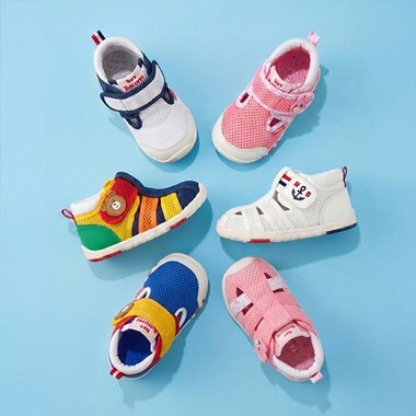 お買い得な夏のサンダル入荷♪