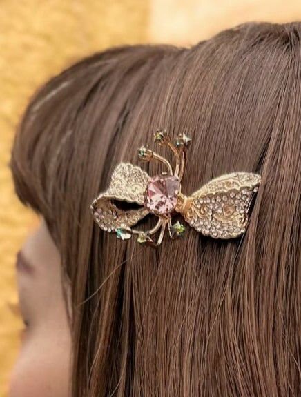 バレンタインの鮮やかなアクセント！おすすめヘアアクセサリー | acca