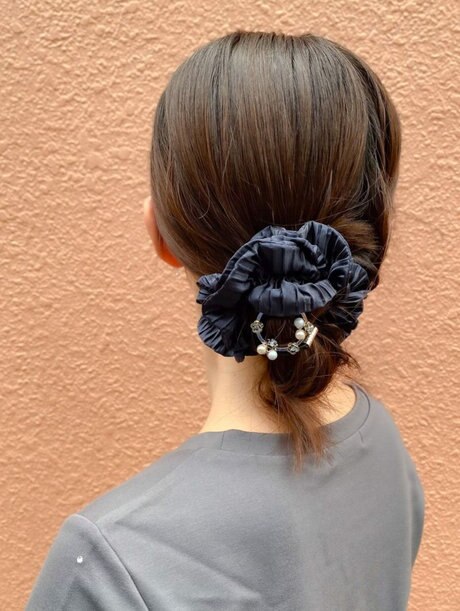 ネイビーカラーのヘアアクセサリーで秋のコーデを格上げ | acca(アッカ