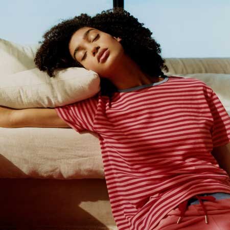 リラックスタイムに最適なラウンジウェア