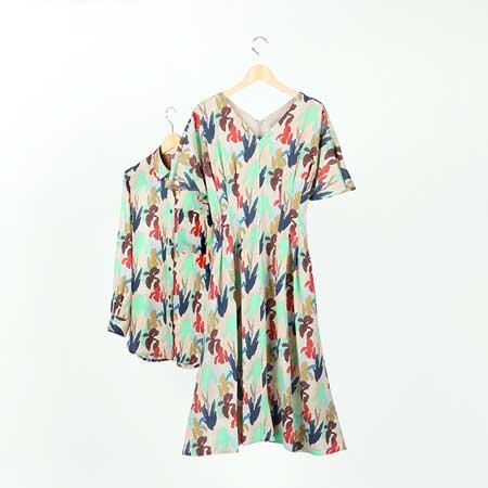 コーディネイトを彩る「Iris」プリント