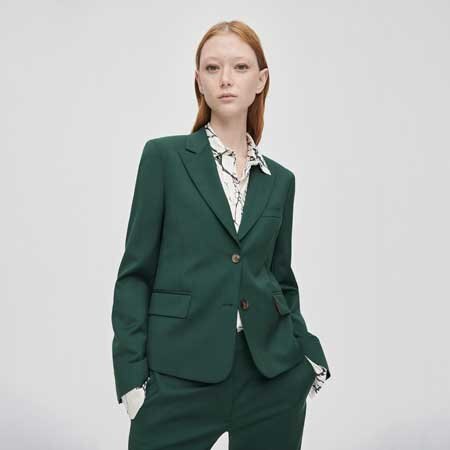 多様なシーンにきまるセットアップスタイル