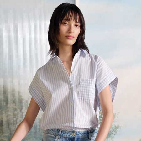 一枚でさらりと着こなせる新作シャツ