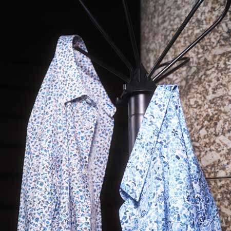 上品で遊び心が散りばめられたシャツ＆ブラウス