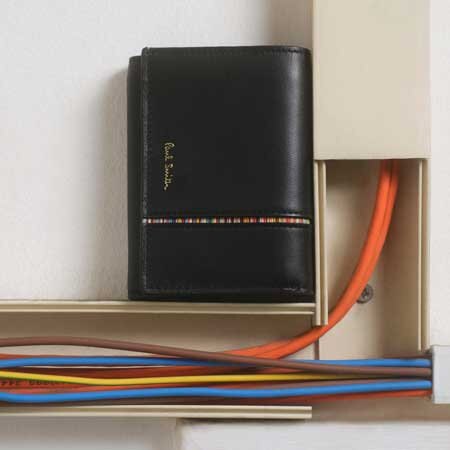 洗練と遊び心を兼ね備えた革小物