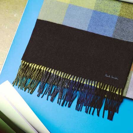 首元を美しく演出するストール＆マフラー