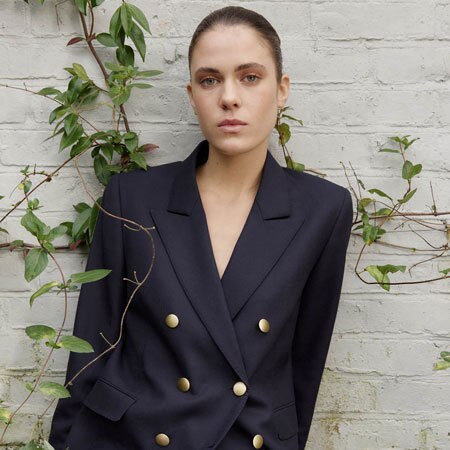 自信と華やぎを纏う、オケージョンアイテム