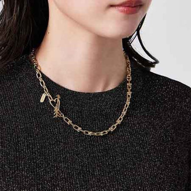 シーズンムード高まる、新作ジュエリーが登場