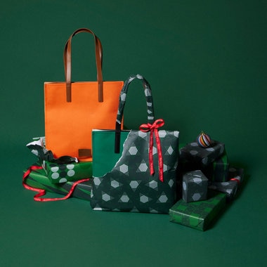 スタイルに合わせて選ぶ、メンズ新作バッグ