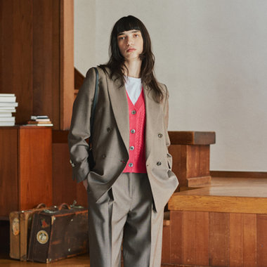 上品に纏う、春の通勤スタイル