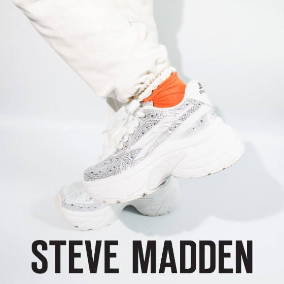 【新商品！】スタイルUPかつ足元映えの厚底スニーカー！