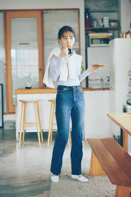 チャコット ダークブルー フレアデニム チャコットのデニムに新型が登場！ーBallet Denim Smart Flareー