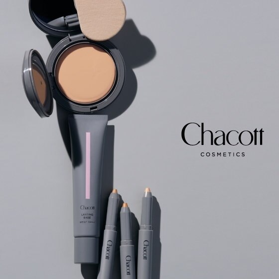 ひと塗りでハイカバーに導く「ベースメイク」