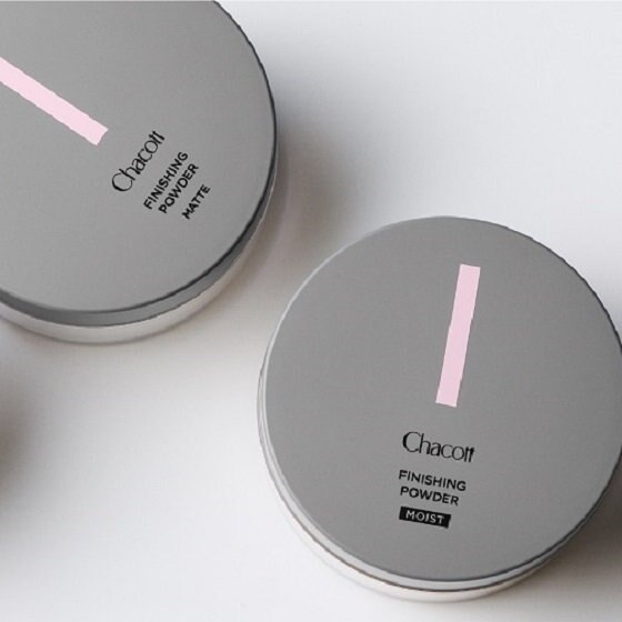 マスクにつきにくい仕上げはクリアのパウダーで