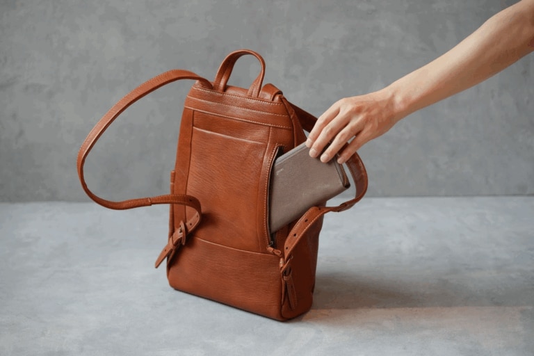 多機能を、コンパクトに美しく｜理想を叶えたgentenレザー