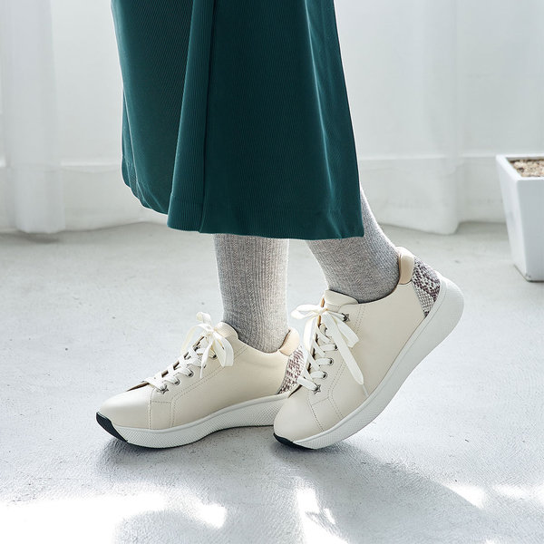 レースアップ厚底スニーカー