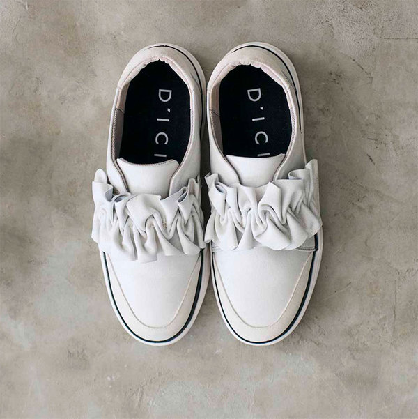 フリルベルクロスニーカー