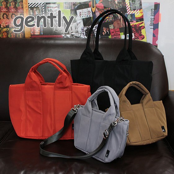 優しく荷物を包み込み、きちんと自立するトート