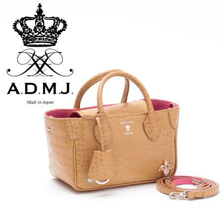 ITALIA製 クリスタルBeeとMADE IN JAPANレザーの融合