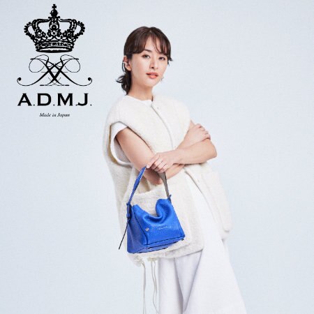 曲線美の美しいワンショルダーバッグ